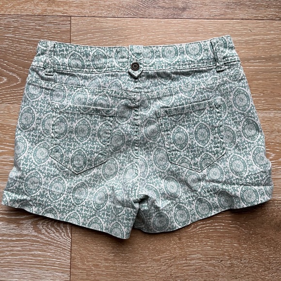 life in progress | Patterned Shorts - Picture 9 of 9